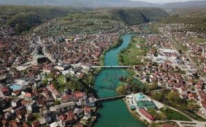 Općina Bosanska Krupa novac za novogodišnje ukrase usmjerava u humanitarne svrhe
