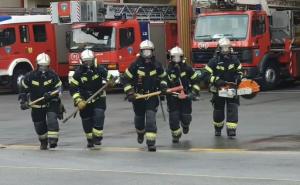 Srušio se strop objekta u Zagrebu, vatrogasci izvlačili stanare