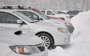 Genijalan trik: Kako odlediti stakla na automobilu za 10 sekundi 