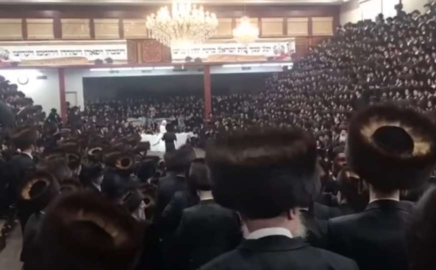 Sinagoga drastično kažnjena: Održano vjenčanje pred 7.000 ljudi, niko nema masku