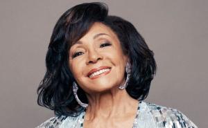 Shirley Bassey - Look But Don't Touch