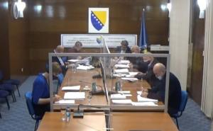 Hitna sjednica CIK-a: Narod i pravda kažnjeni zbog snimaka Elmedina Konakovića