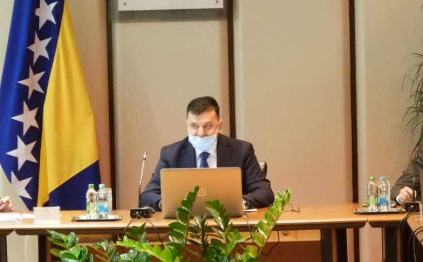 Vijeće ministara BiH odlučilo o privremenom smanjenju carinskih stopa kod uvoza