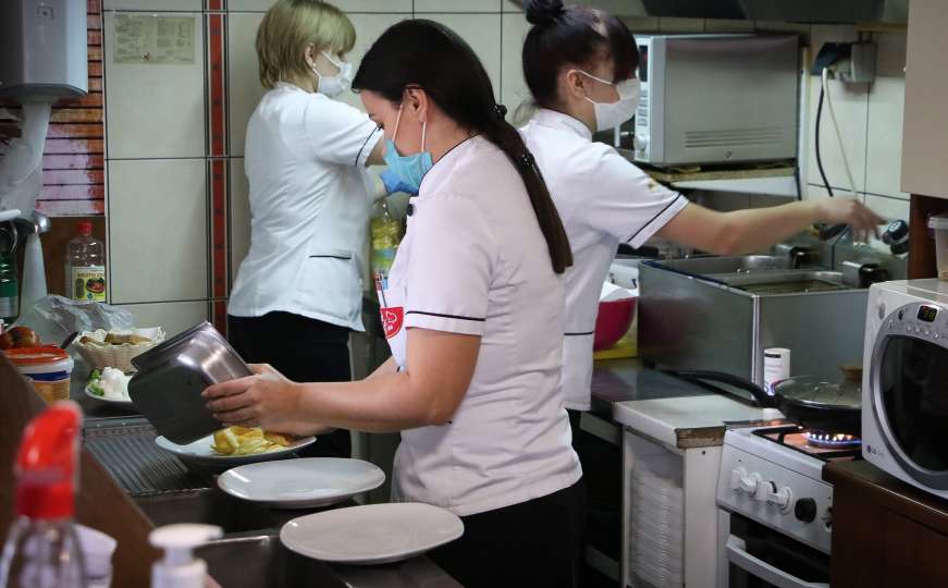 Lijep primjer iz BiH: Ugostitelji pripremaju hranu za heroje na COVID odjelima 