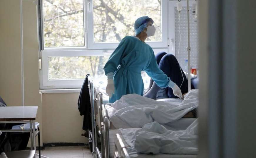 Kritična situacija u susjednoj zemlji: Čim se oslobodi krevet, drugi pacijent čeka