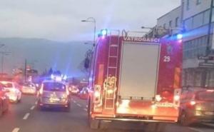 Požar u Sarajevu: Vatrogasci projurili ka Pejtonu