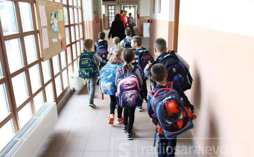 Krizni štab ZDK preporučio vraćanje djece u školske klupe