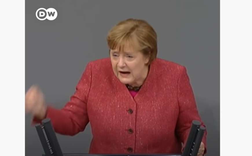 Merkel ovakvu niko nije vidio: Na ivici suza preklinjala, "lupala šakom" od stol 