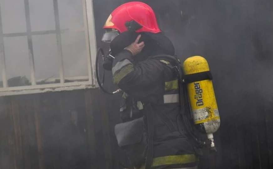 Komšije zatekle jeziv prizor: U požaru izgorio muškarac