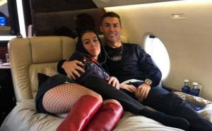 Ronaldo već dobio poklon ispod jelke: Georgina pozirala u nikad izazovnijem izdanju