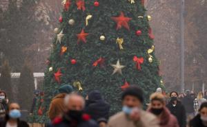 Nezgode u susjednoj zemlji: Potukli se muškarci i žene zbog božićnog drveta