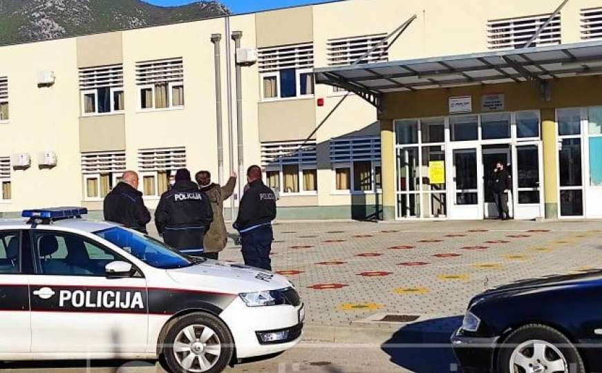 U Mostaru zabilježene prve neregularnosti, intervenisala policija