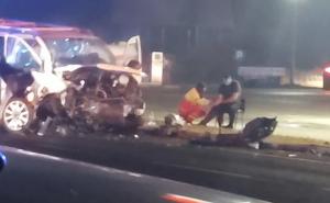 Teška nesreća kod Hadžića: Čekaju se vatrogasci, saobraćaj se odvija naizmjenično