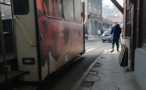 Udes u centru Sarajeva: Sudar tramvaja i putničkog automobila