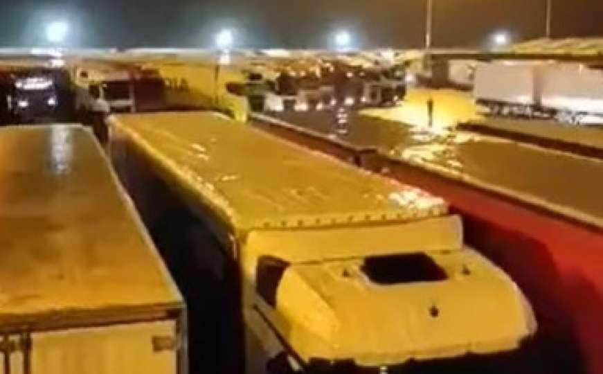 Hiljade kamiona zatočeno u Engleskoj: Snimak vozača iz BiH pokazuje kako sve izgleda