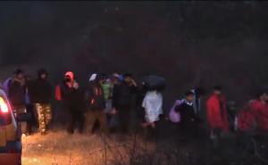 Traje drama:  Pokušali blokirati cestu, migranti u grupama silaze u Bihać