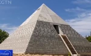 Supružnici sagradili repliku Keopsove piramide u dvorištu: Visoka je 13 metara