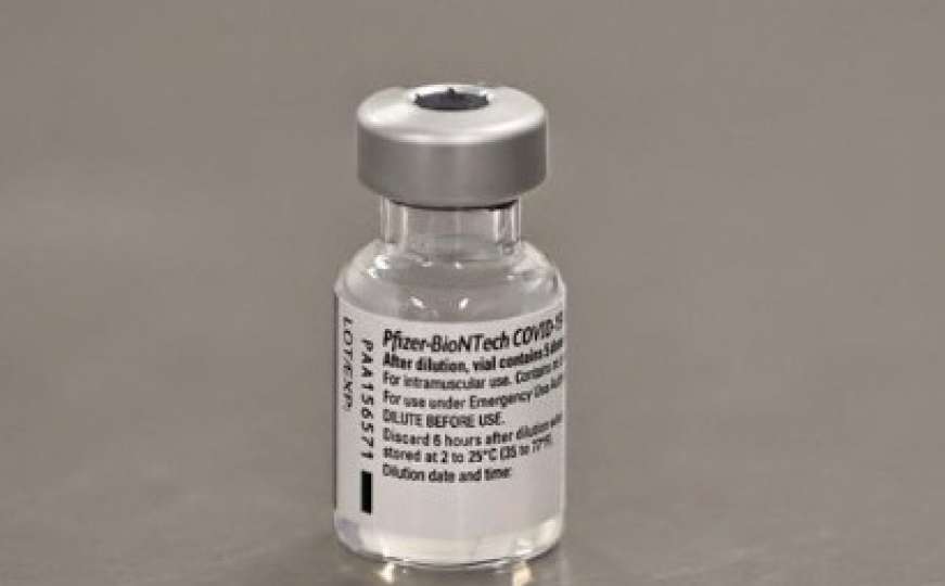  Medicinska sestra pozitivna na testu nakon primanja cjepiva protiv koronavirusa