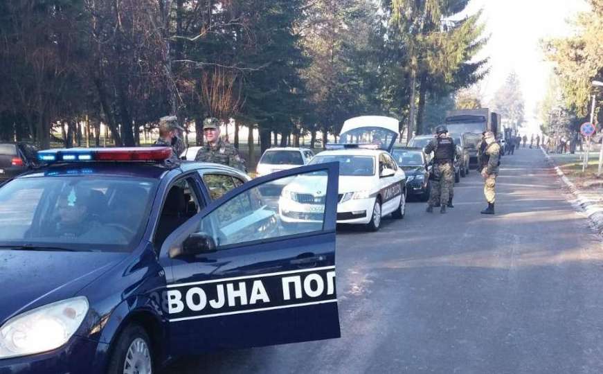 Oružane snage BiH stigle u Krajinu - počelo montiranje šatora u kampu Lipa