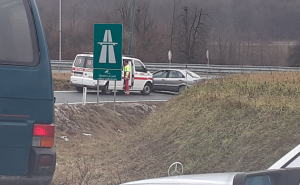 Teška nesreća na autoputu kod Sarajeva: Ima povrijeđenih, saobraćaj otežan