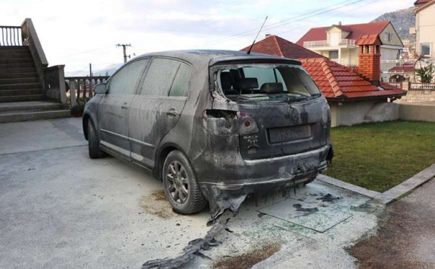 BiH: U požaru izgorio automobil odbornikovog brata