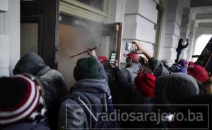 Objavljen snimak: Kako je počela pobuna ispred Capitola i kako je izgledao upad