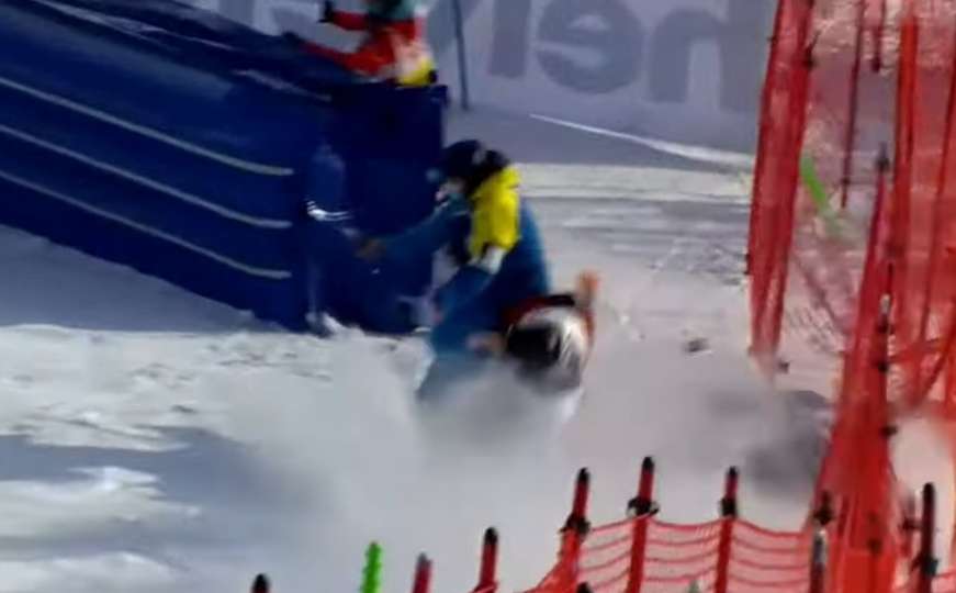 Stravičan pad poznatog skijaša: Probio ogradu i ostao bez svijesti