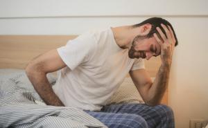  Ispadanje kose, pospanosti, bolovi...: Ovo su najčešći simptomi dugog COVID-19
