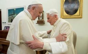 Papa Franjo i Benedikt XVI cijepljeni protiv koronavirusa