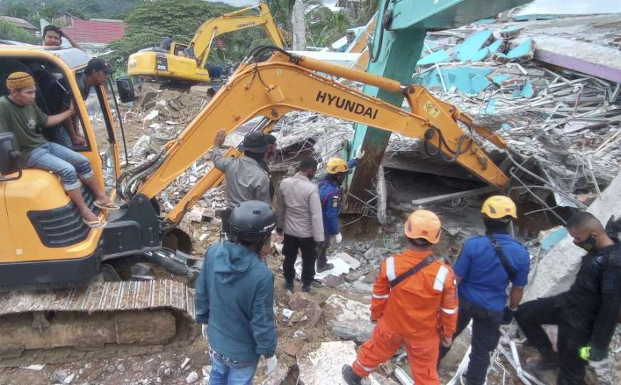 Snažan zemljotres u Indoneziji: Najmanje 30 mrtvih, srušila se bolnica 