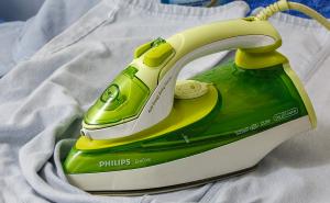 Dosta vam je peglanja: Kako mogu pomoći samo dvije kocke leda