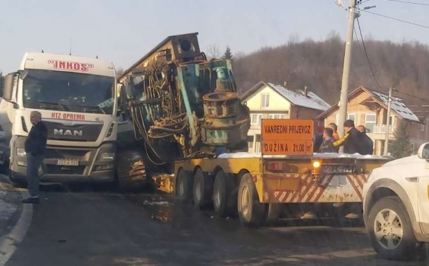 Teška saobraćajna nesreća u BiH, sudarila se dva kamiona, jedan se prevrnuo