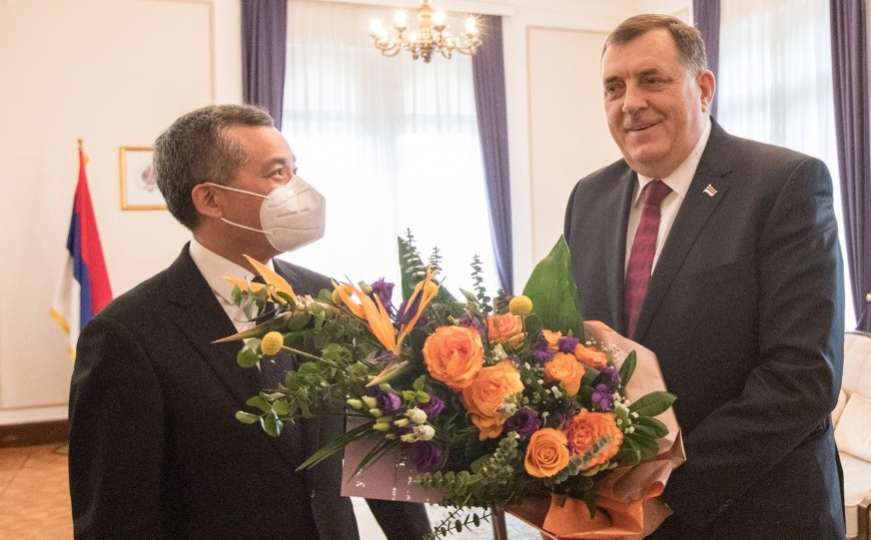 Dodik s ambasadorom Kine: Molim vas, pomozite da BiH što prije dobije vakcinu