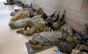 Pogledajte gdje spavaju vojnici: Biden se izvinio, prva dama častila kolačima