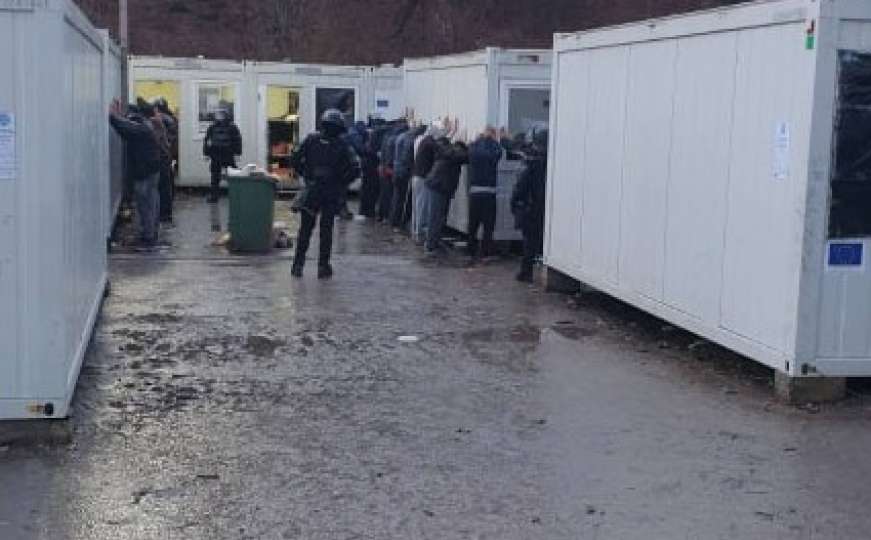 Pretres u kampu Blažuj: Iz BiH će biti protjerano 17 osoba