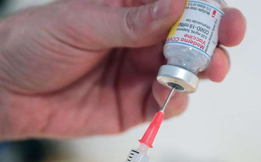 Konačno potvrđeno: Evo kada stižu vakcine u BiH