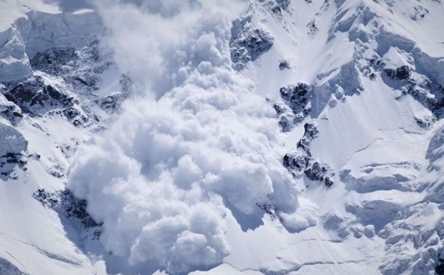 Pet osoba izgubilo život u lavinama u Austriji