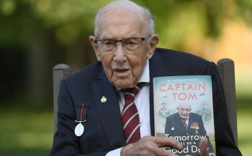 Imao COVID: Preminuo britanski heroj, kapetan Tom Moore