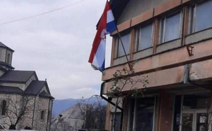 Srbi u Drvaru ustali protiv zastave tzv. Herceg-Bosne: Ovo je čista provokacija!