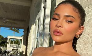 Najmlađa milijarderka na svijetu zapalila internet provokativnim fotografijama