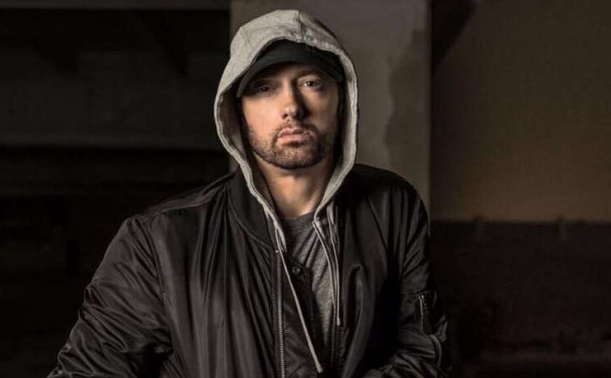 U spotu za pjesmu "Higher" Eminema pojavljuje se zastava BiH