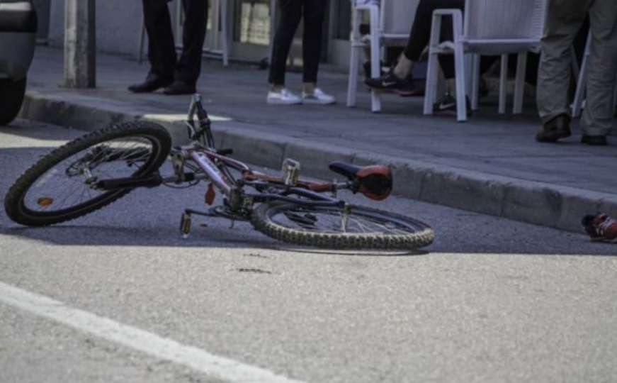 Sarajevo: U saobraćajnoj nesreći teško povrijeđen biciklista