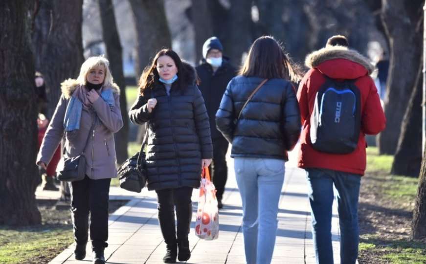 Nakon hladnog vikenda, sunčani ponedjeljak: Brojni šetači na ulicama 