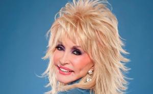 Dolly Parton odgovorila šta misli o svom kipu pred parlamentom i iznenadila mnoge