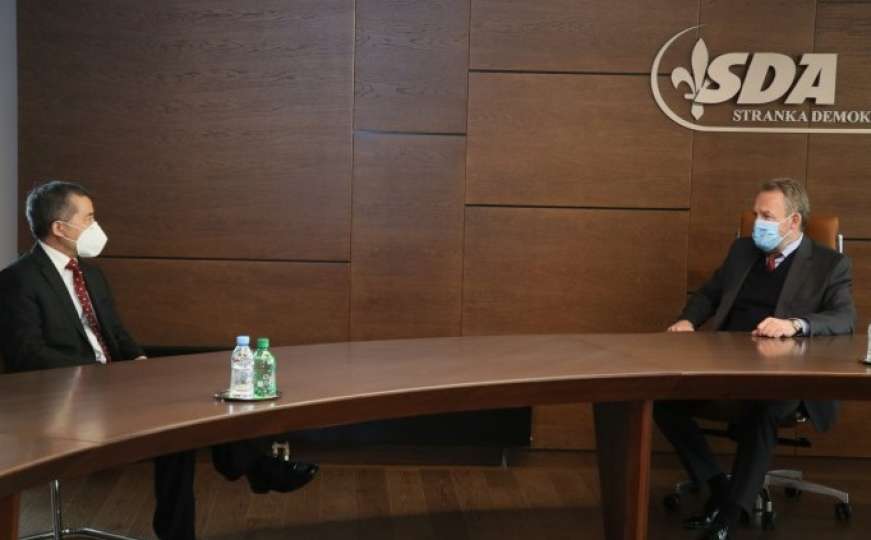 Bakir Izetbegović sa ambasadorom Kine razgovarao o nabavci vakcina