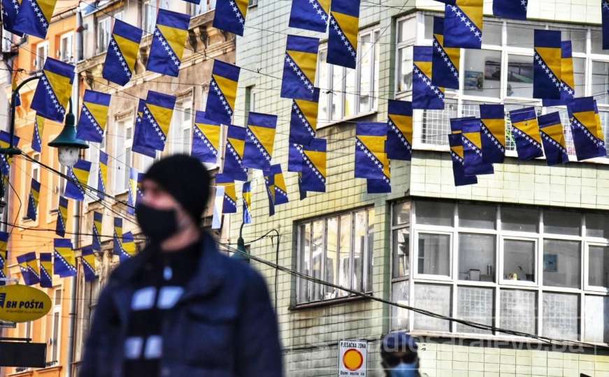 Uoči Dana nezavisnosti: U Sarajevu postavljene zastave