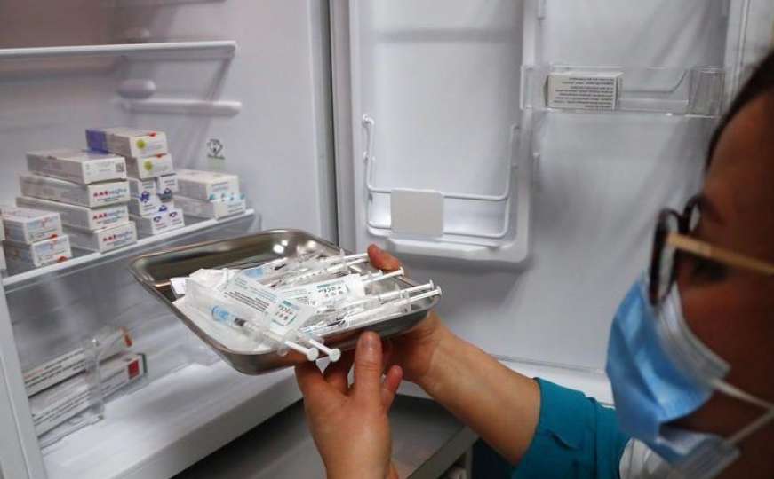 SAD: Cjepivo Pfizer može se skladištiti i na normalnim temperaturama zamrzivača