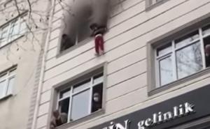 Majka u Turskoj bacila djecu s trećeg sprata kako bi ih spasila od požara