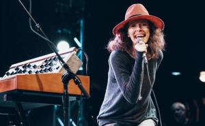 Edie Brickell & New Bohemians - Sleeve