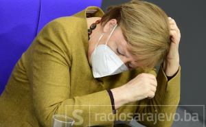 Ugledni njemački imunolog moli Merkel: 'Cijepite se AstraZenecom, i to javno'